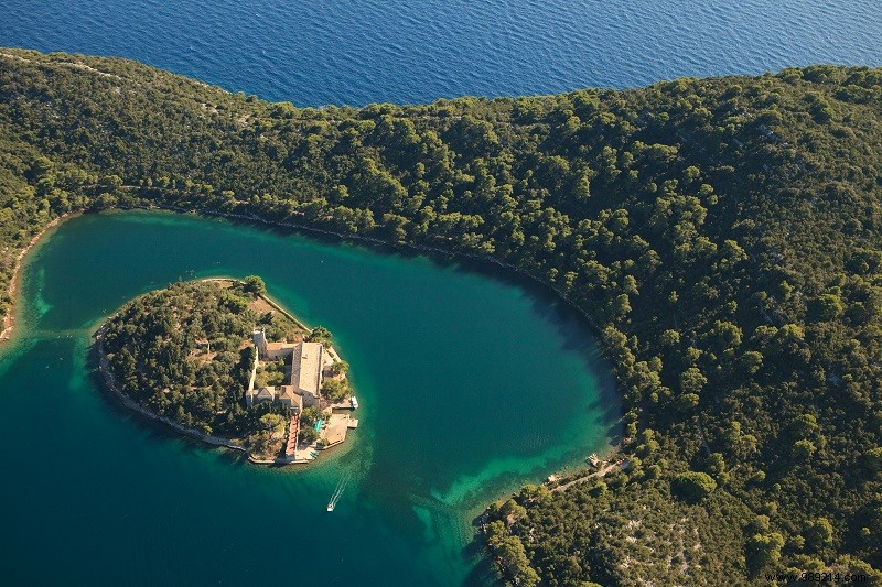 Discover 7 Enchanting Lakes in Croatia: From UNESCO Plitvice to Coastal Hidden Gems