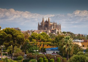 Winter Escape to Mallorca: 3 Expert Tips for a Crowd-Free Adventure