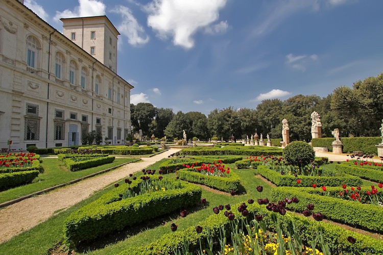Discover 5 Iconic Historic City Parks in Europe: Timeless Urban Oases