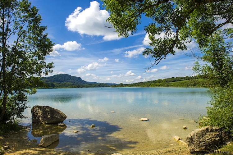 Discover 10 Stunning Lakes in France for Unforgettable Summer Escapes