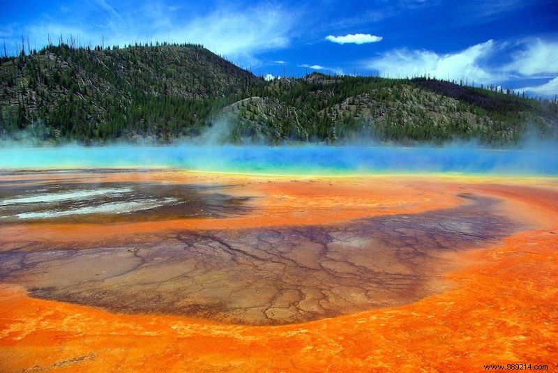 15 Stunningly Colorful Natural Wonders Around the World