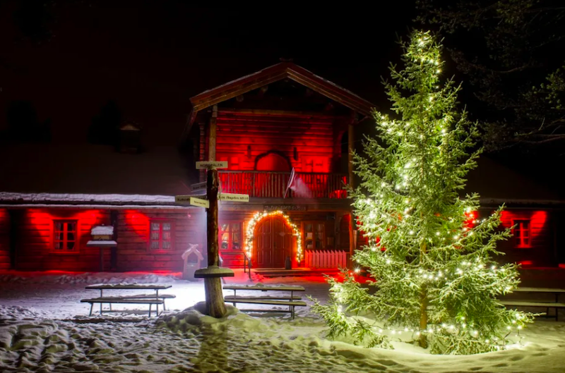 Top Places for an Authentic Norwegian Christmas: Markets, Lights, and Winter Magic