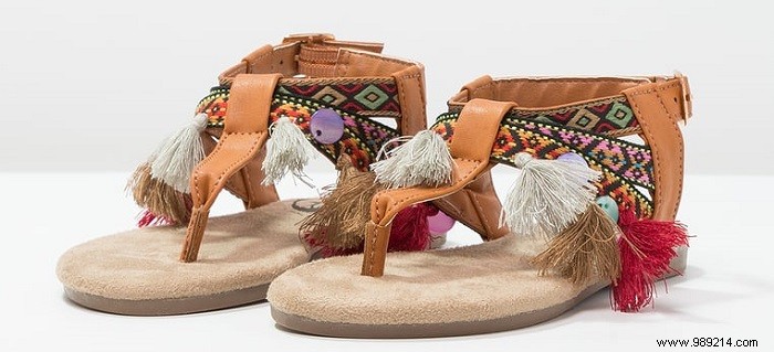 11 Stylish Girls Sandals for Spring 2017: Top Picks from Trusted Brands