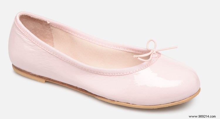 Top Girls Shoes for Spring & Summer 2019: Stylish, Comfortable Picks