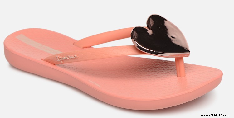 Top Girls Shoes for Spring & Summer 2019: Stylish, Comfortable Picks