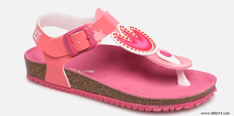 Top Girls Shoes for Spring & Summer 2019: Stylish, Comfortable Picks