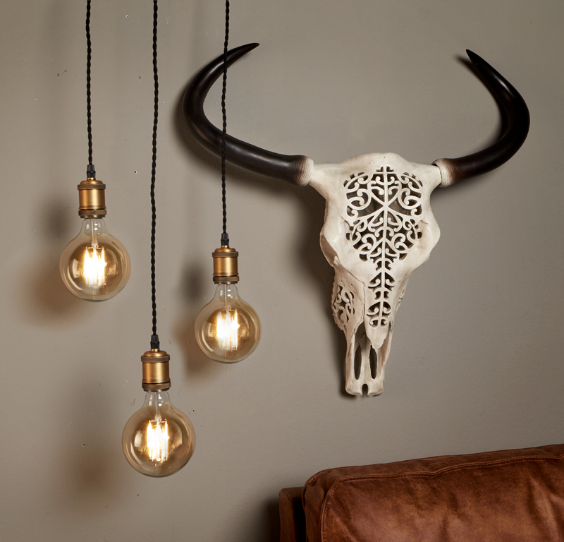 How to Style Blank Walls with Stunning, Affordable Decor