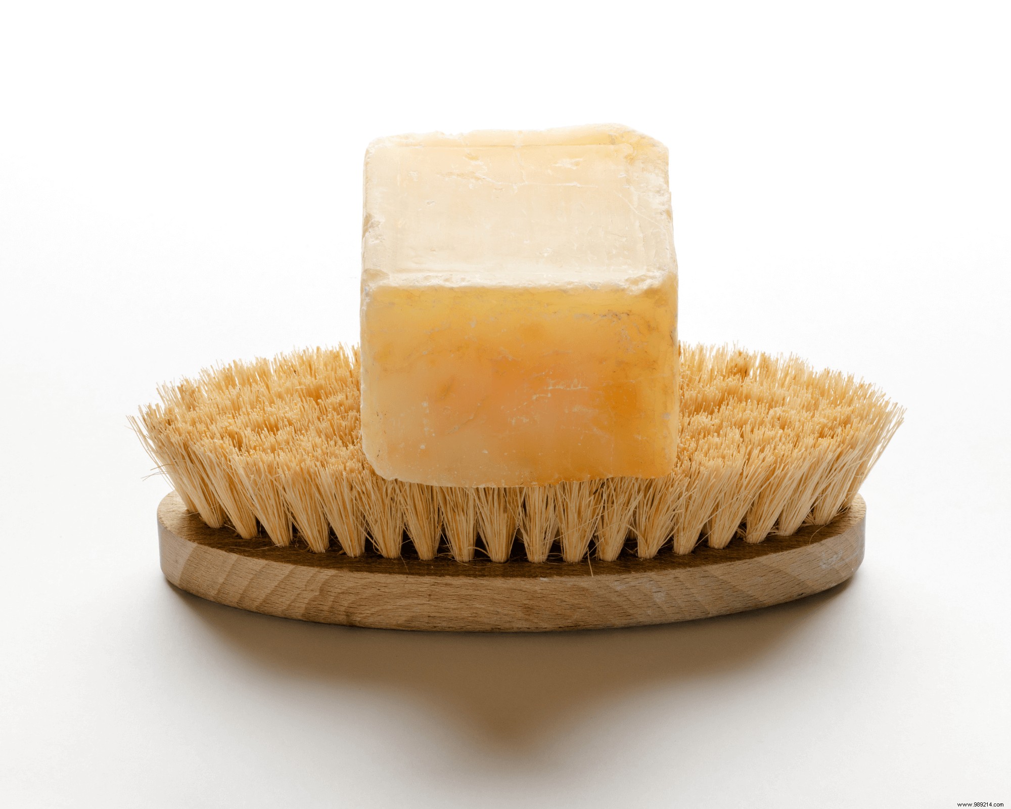 How to Wash Your Hair with Authentic Marseille Soap: Benefits, Suitability, and Step-by-Step Guide