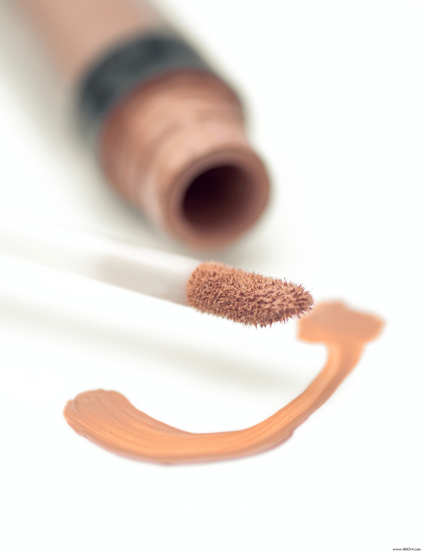 Expert Guide: How to Apply Concealer Perfectly for Bright, Flawless Eyes