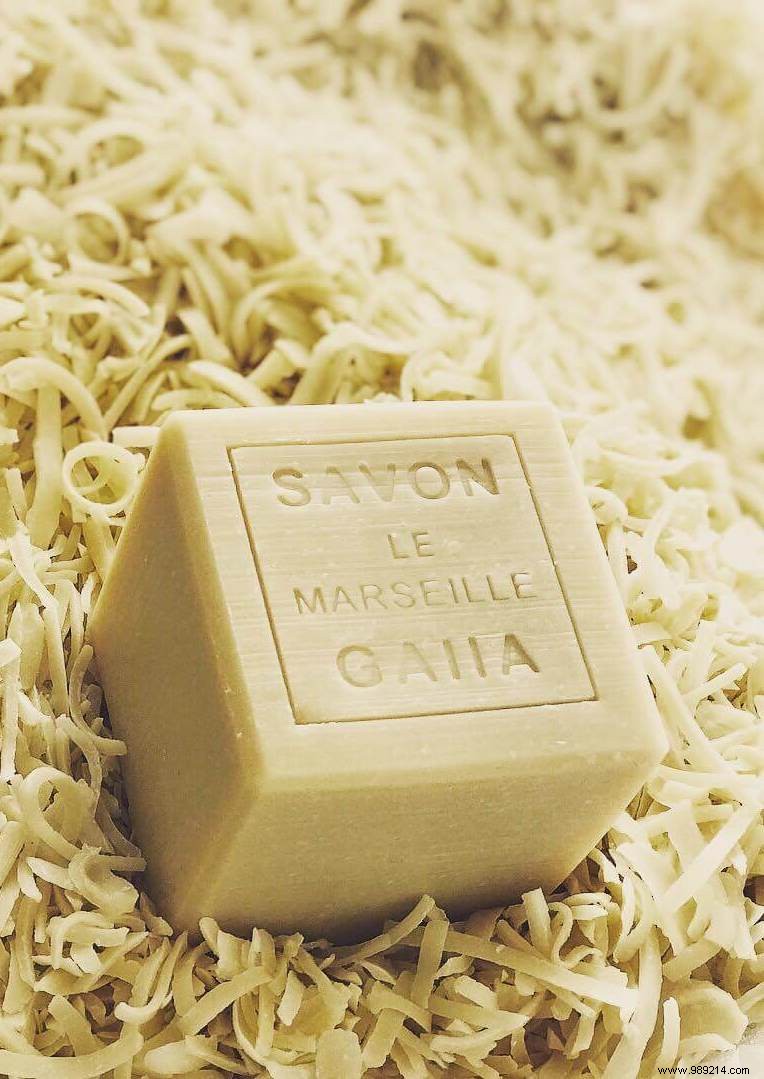 Is Washing Your Face with Authentic Marseille Soap a Good Idea? Expert Insights and Benefits
