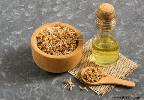 Best Vegetable Oils for a Safe, Natural Tan: Expert Guide