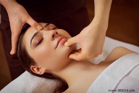 Facial Self-Massage: Expert Techniques for Radiant, Youthful Skin at Home