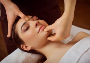 Facial Self-Massage: Expert Techniques for Radiant, Youthful Skin at Home