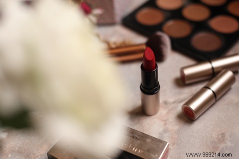 Achieve a Radiant Spring Complexion with Natural Makeup Essentials
