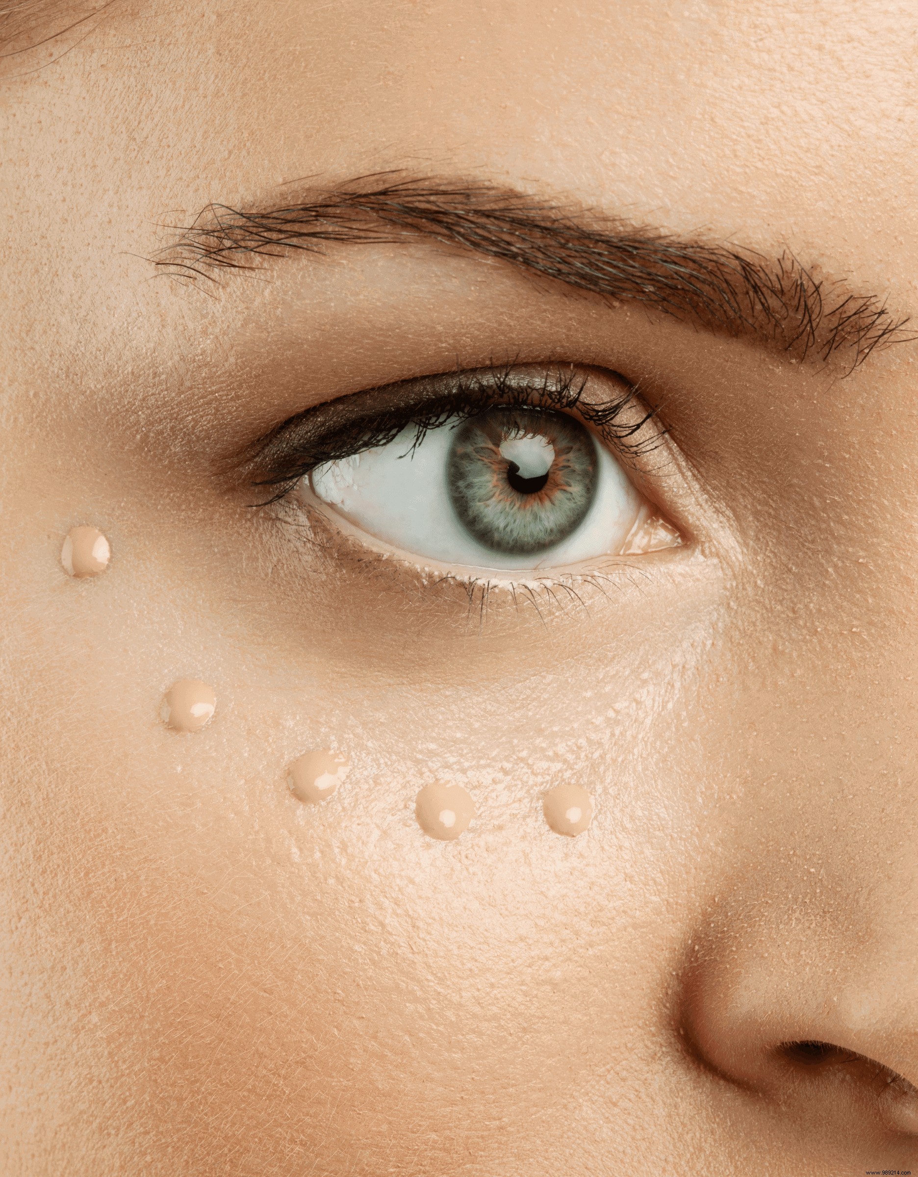 Natural Eye Care: Expert Tips to Reduce Dark Circles, Puffiness, and Wrinkles