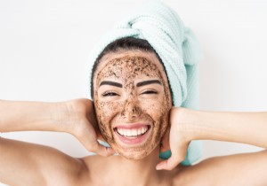 Expert Tips for Naturally Brightening and Evening Your Complexion