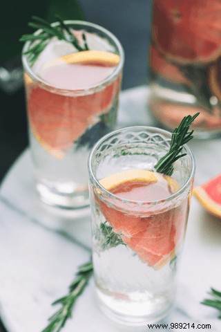 Natural Liver Detox After Holidays: Expert Guide to Foods, Drinks, and Safe Practices