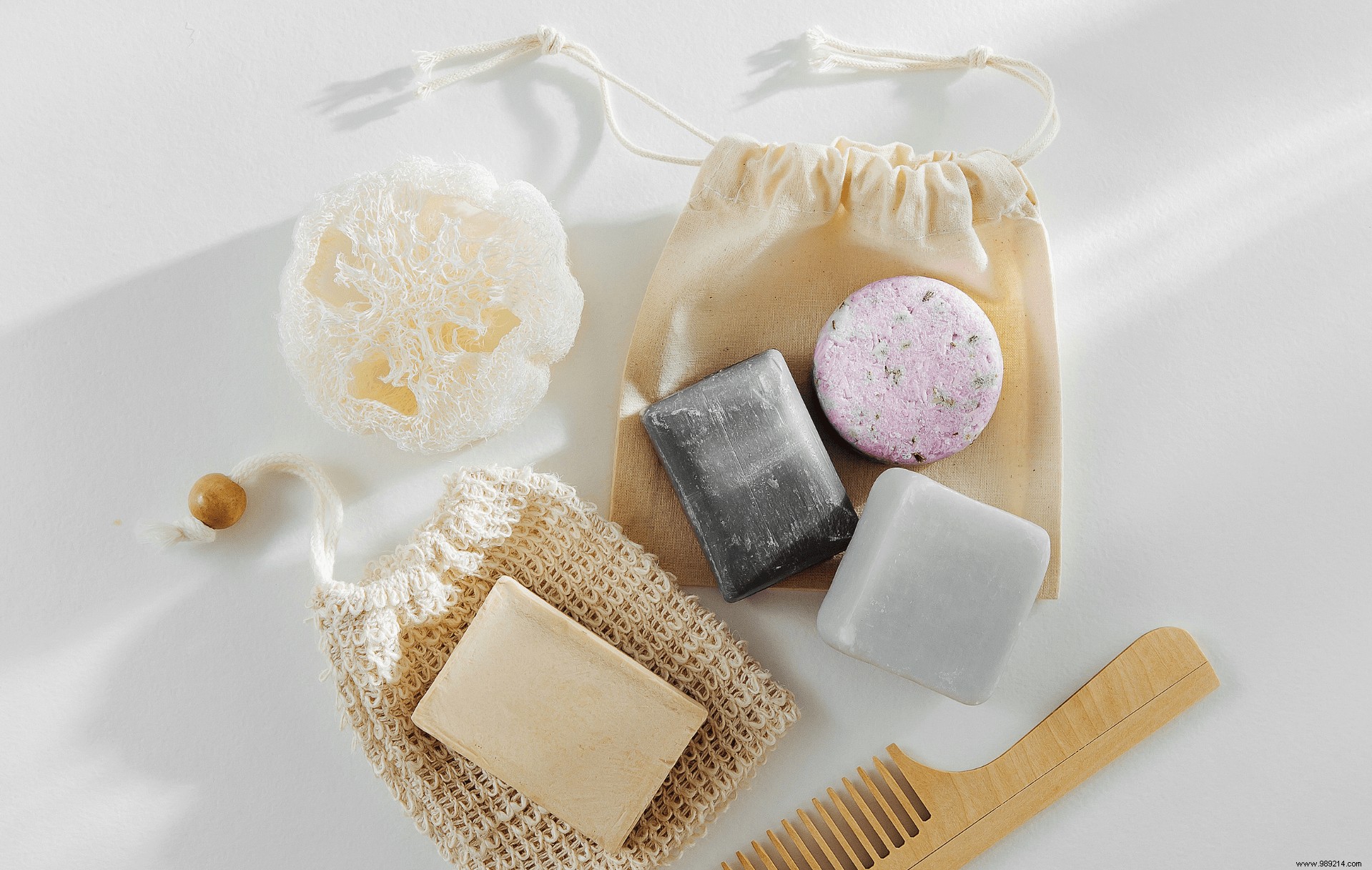 Mastering Solid Shampoo: Eco Benefits, Usage Tips, and Storage Essentials