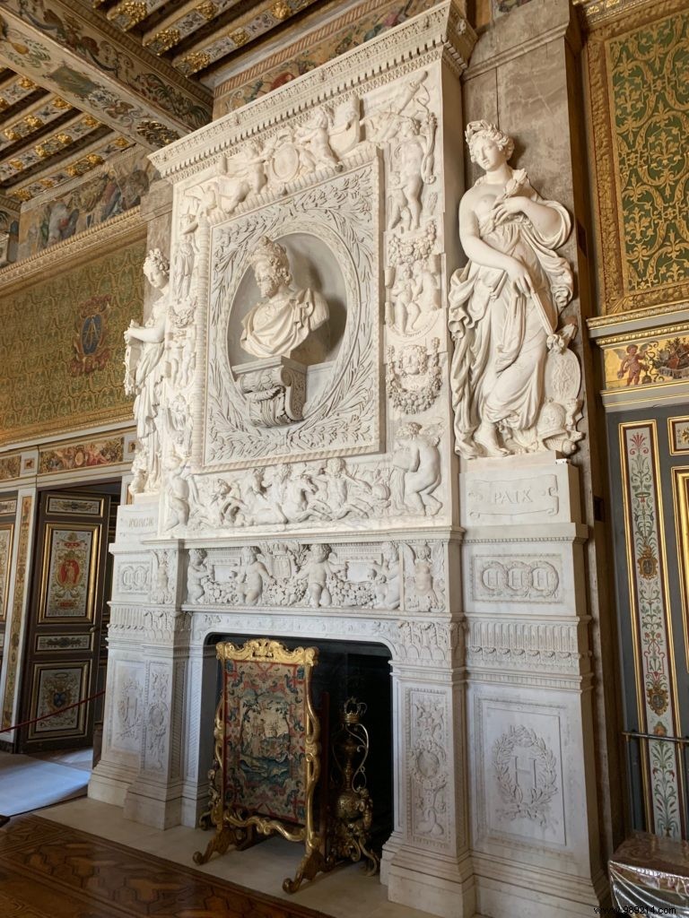 Spontaneous Family Day Trip to Fontainebleau Castle from Paris: Insider Tips