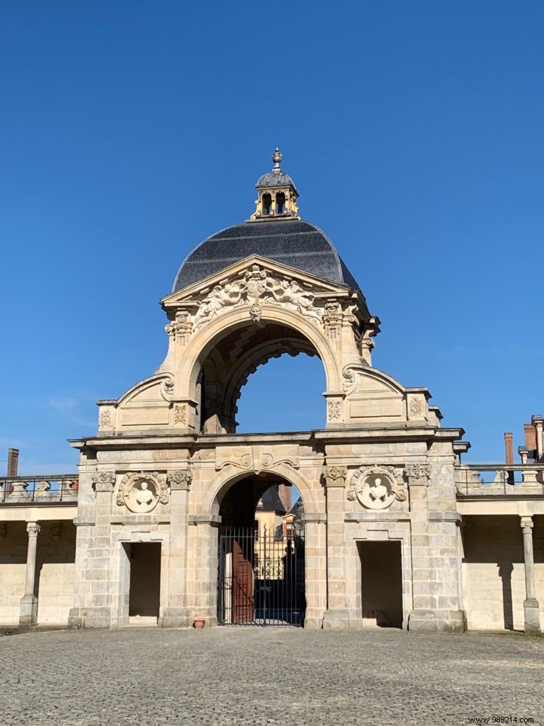 Spontaneous Family Day Trip to Fontainebleau Castle from Paris: Insider Tips