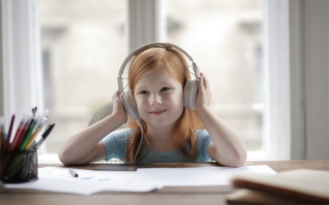 Protecting Children s Hearing: Risks from Screens, Headphones, and Loud Sounds
