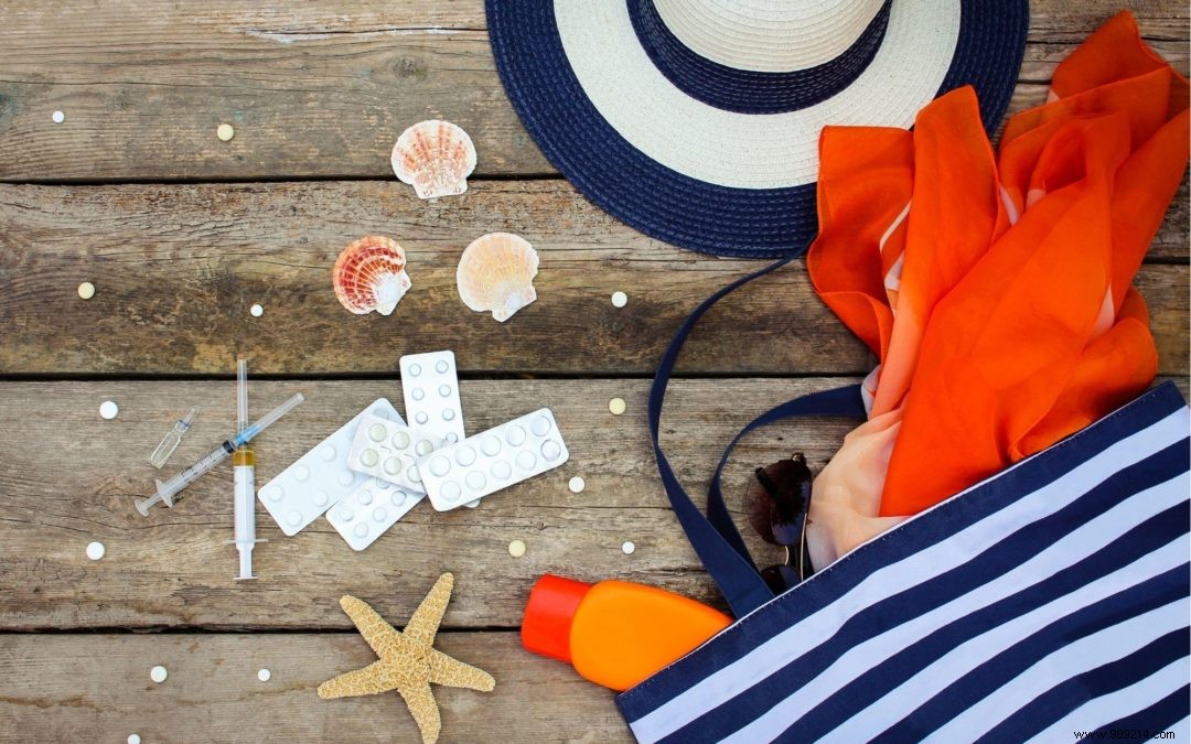 Essential First Aid Kit for Safe Holidays: Expert Packing Guide
