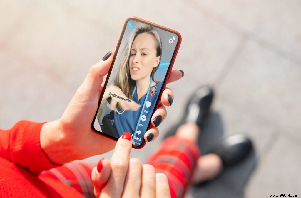 How TikTok is Revolutionizing Health Education: Top Healthcare Experts to Follow
