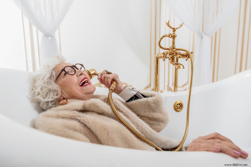 Beating Winter Loneliness: Proven Activities to Help Seniors Stay Connected