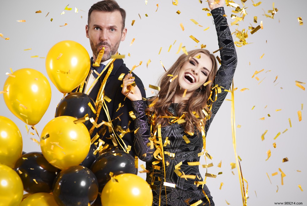 Host an Unforgettable New Year s Eve on a Budget: Pro Tips for Parties and Getaways
