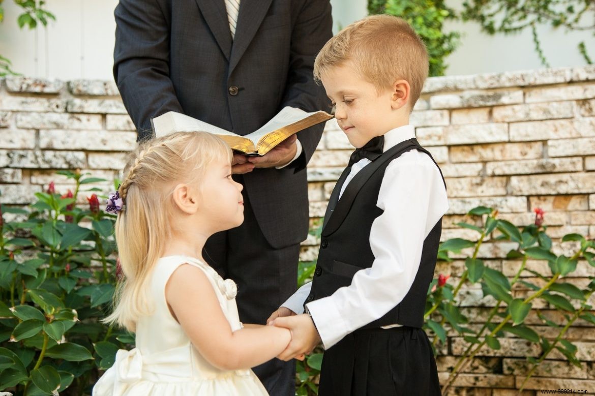 10 Elegant Outfit Ideas for Young Bridesmaids and Page Boys at Weddings