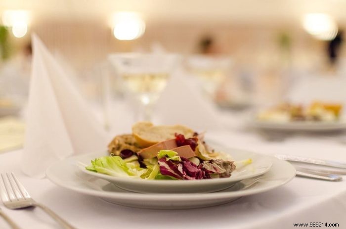 Expert Guide: How to Choose the Perfect Wedding Caterer