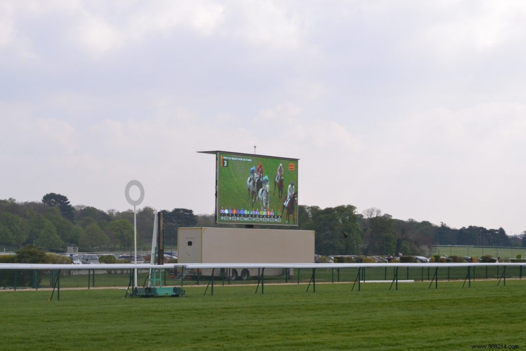 Les Dimanches au Galop: A Fun, Family-Friendly Day at ParisLongchamp Racecourse