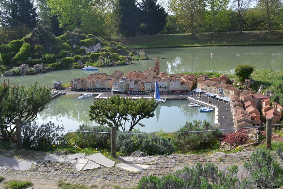 France Miniature: Discover France s Iconic Landmarks in Miniature – A Must-Visit Family Adventure Near Paris