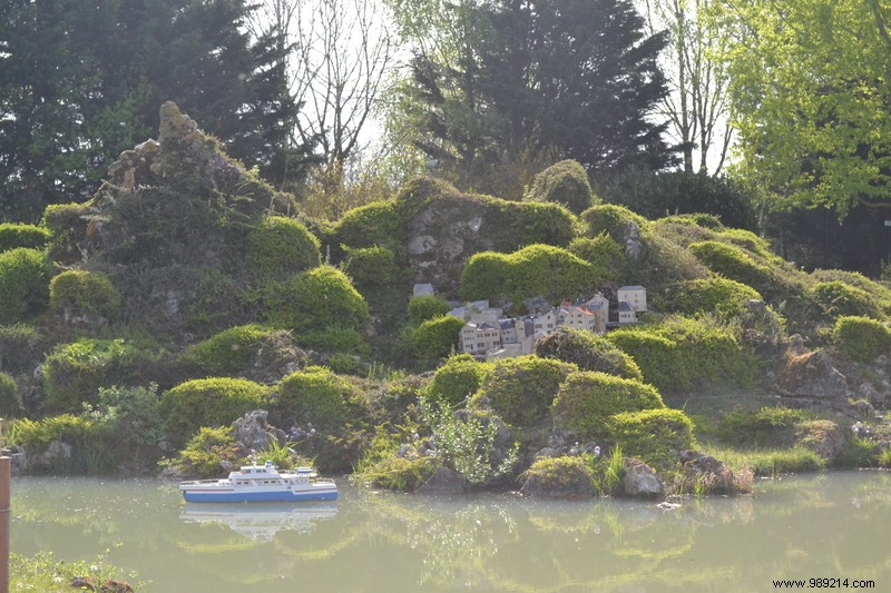 France Miniature: Discover France s Iconic Landmarks in Miniature – A Must-Visit Family Adventure Near Paris