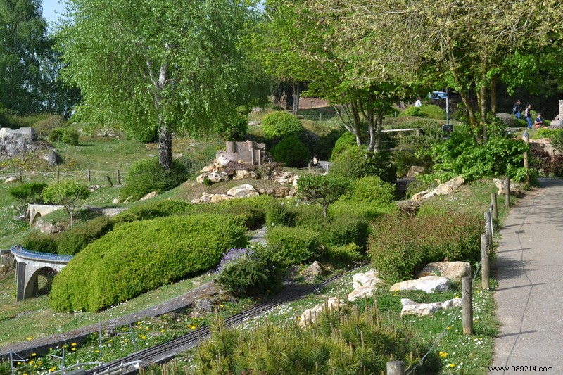 France Miniature: Discover France s Iconic Landmarks in Miniature – A Must-Visit Family Adventure Near Paris