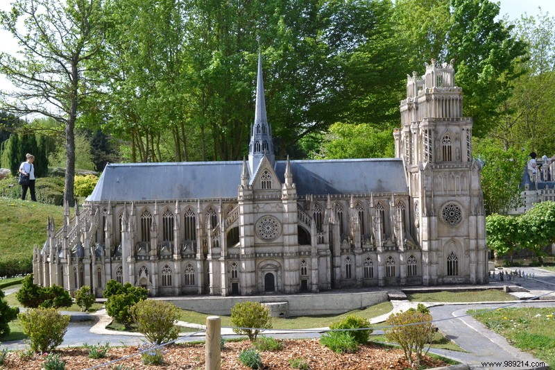 France Miniature: Discover France s Iconic Landmarks in Miniature – A Must-Visit Family Adventure Near Paris