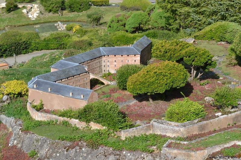 France Miniature: Discover France s Iconic Landmarks in Miniature – A Must-Visit Family Adventure Near Paris