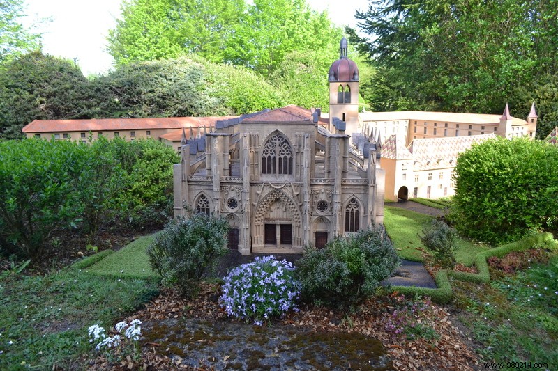 France Miniature: Discover France s Iconic Landmarks in Miniature – A Must-Visit Family Adventure Near Paris