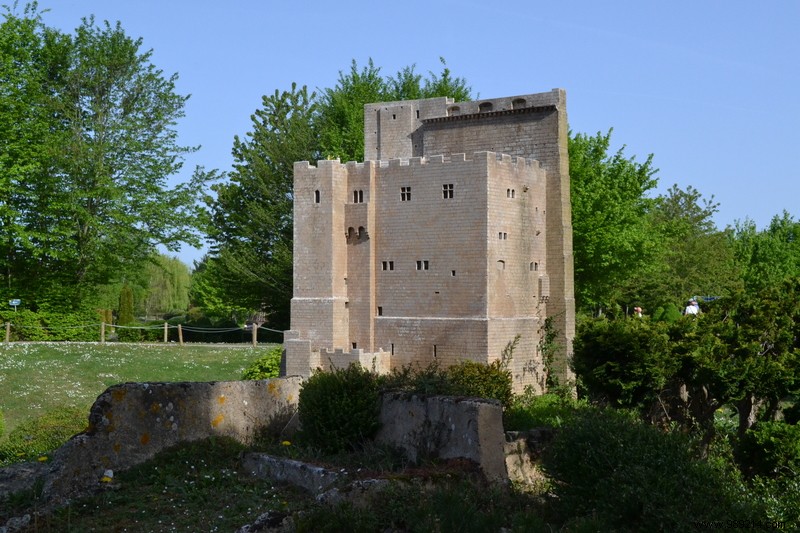 France Miniature: Discover France s Iconic Landmarks in Miniature – A Must-Visit Family Adventure Near Paris