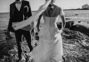 Wedding Anniversaries Guide: Traditions, Gift Ideas, Celebrations & Vow Renewals