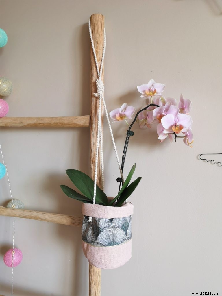 Easy No-Sew DIY Fabric Pot Cover: Waterproof Hanging Planter Tutorial