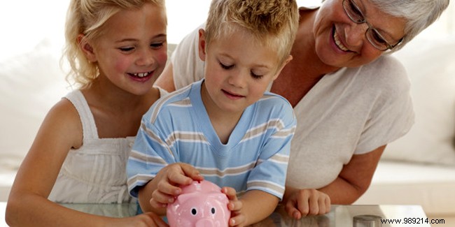 How Much Can You Gift Your Grandchildren Without Tax Declarations? Key Limits and Rules
