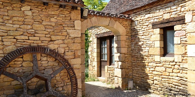 Selling Your Property via Life Annuity: The Complete Expert Guide