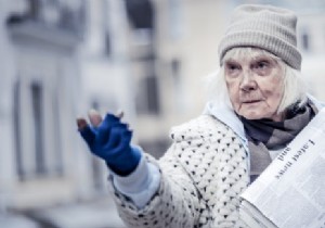 Odd Jobs for Seniors: A Growing Risk of Retirement Precariousness?