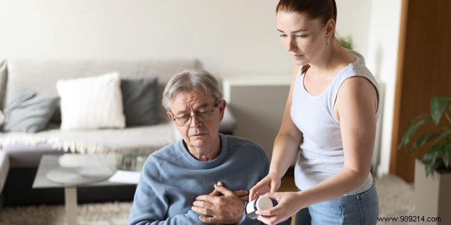 Social Life Auxiliary (AVS) vs. Home Helper: Key Differences in Home Care Support