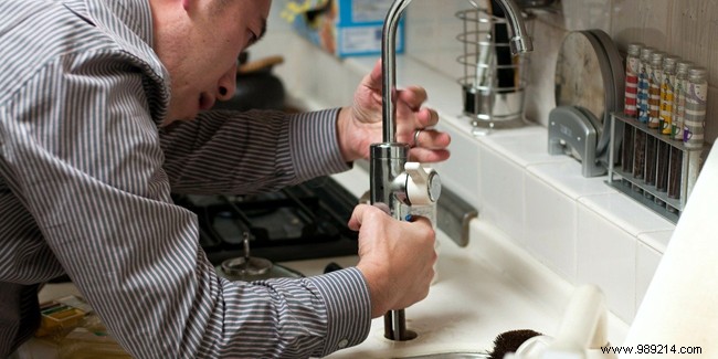 Home Repairs and Renovations: Tradespeople s Legal Obligations and Resolving Disputes