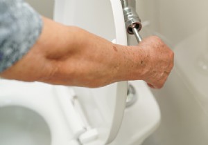 Urinary Problems in Seniors: Common Types, Symptoms, and Proven Treatments