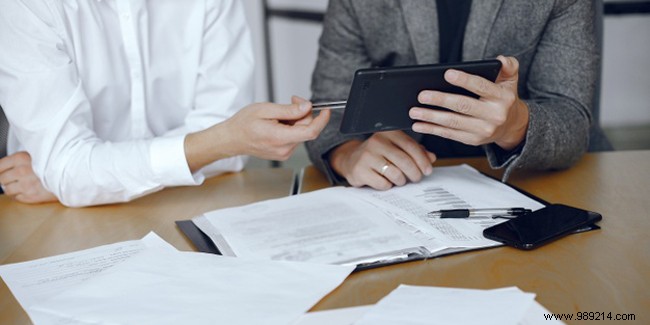 Legal Aid in France: Who Qualifies, When to Apply, and How It Works