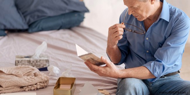 How to Express Gratitude After a Funeral: Choosing Cards and Crafting Thoughtful Messages