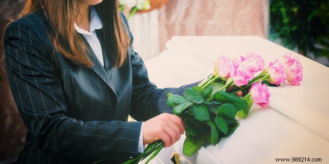 Death Certificate Guide: What It Is, How to Obtain It, and Essential Uses